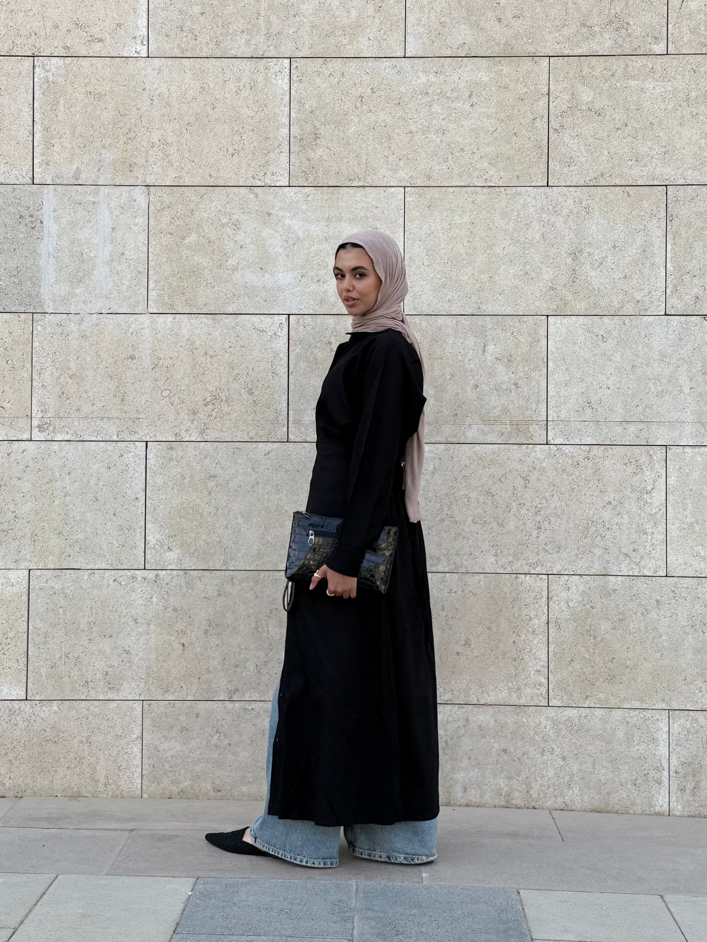 Linen Flow Shirt Dress in Black