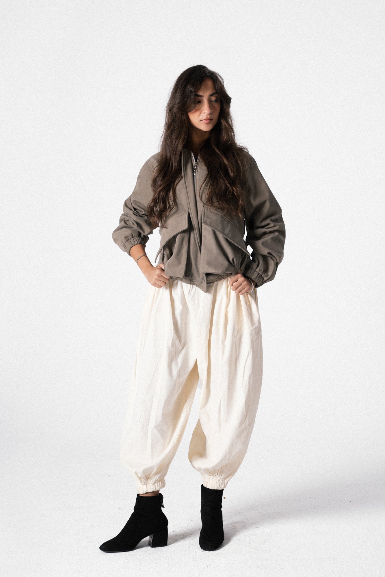 Balloon Pants in Cream Offwhite