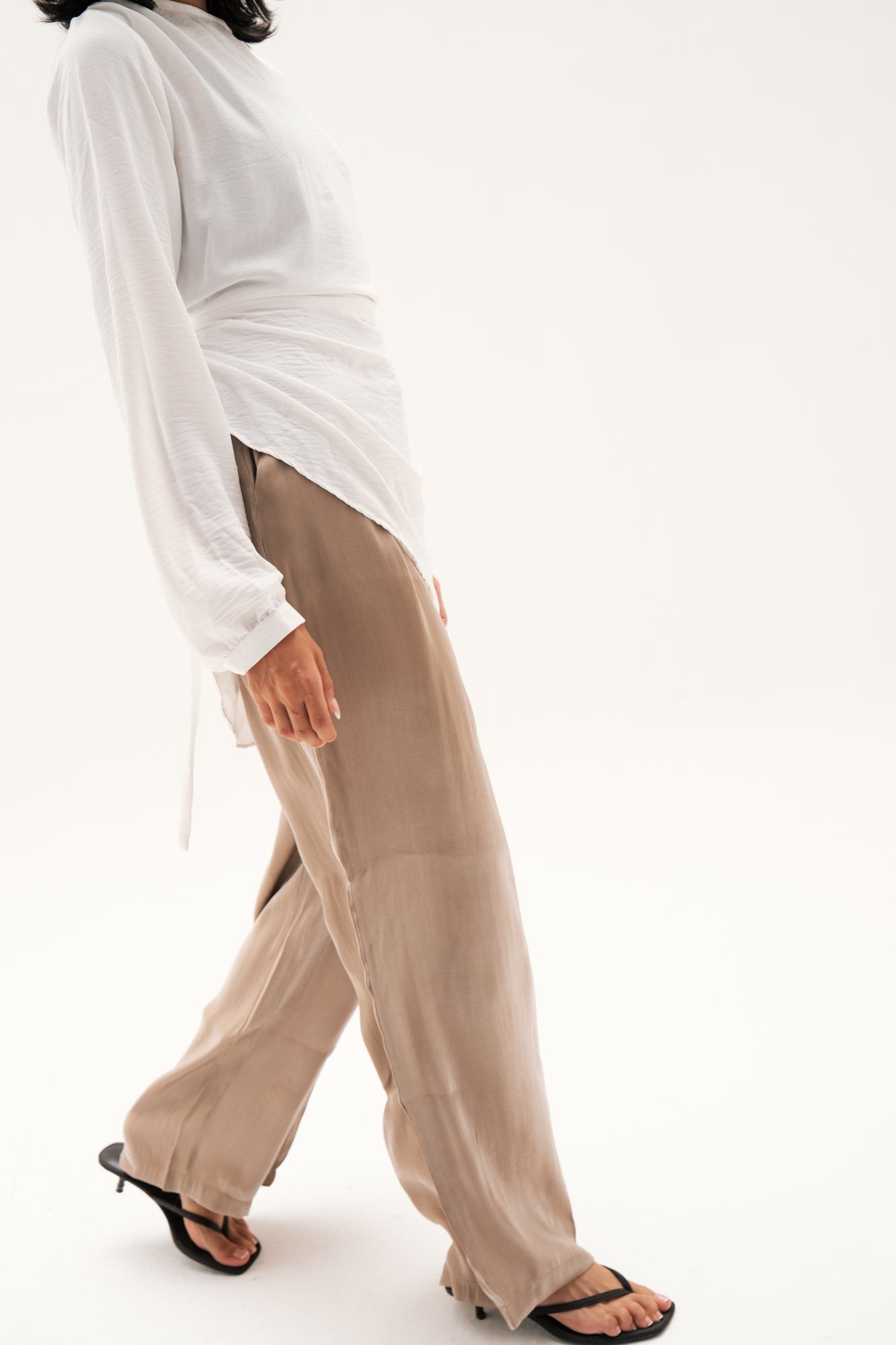 Shiny Shimmer Pants in Cafe