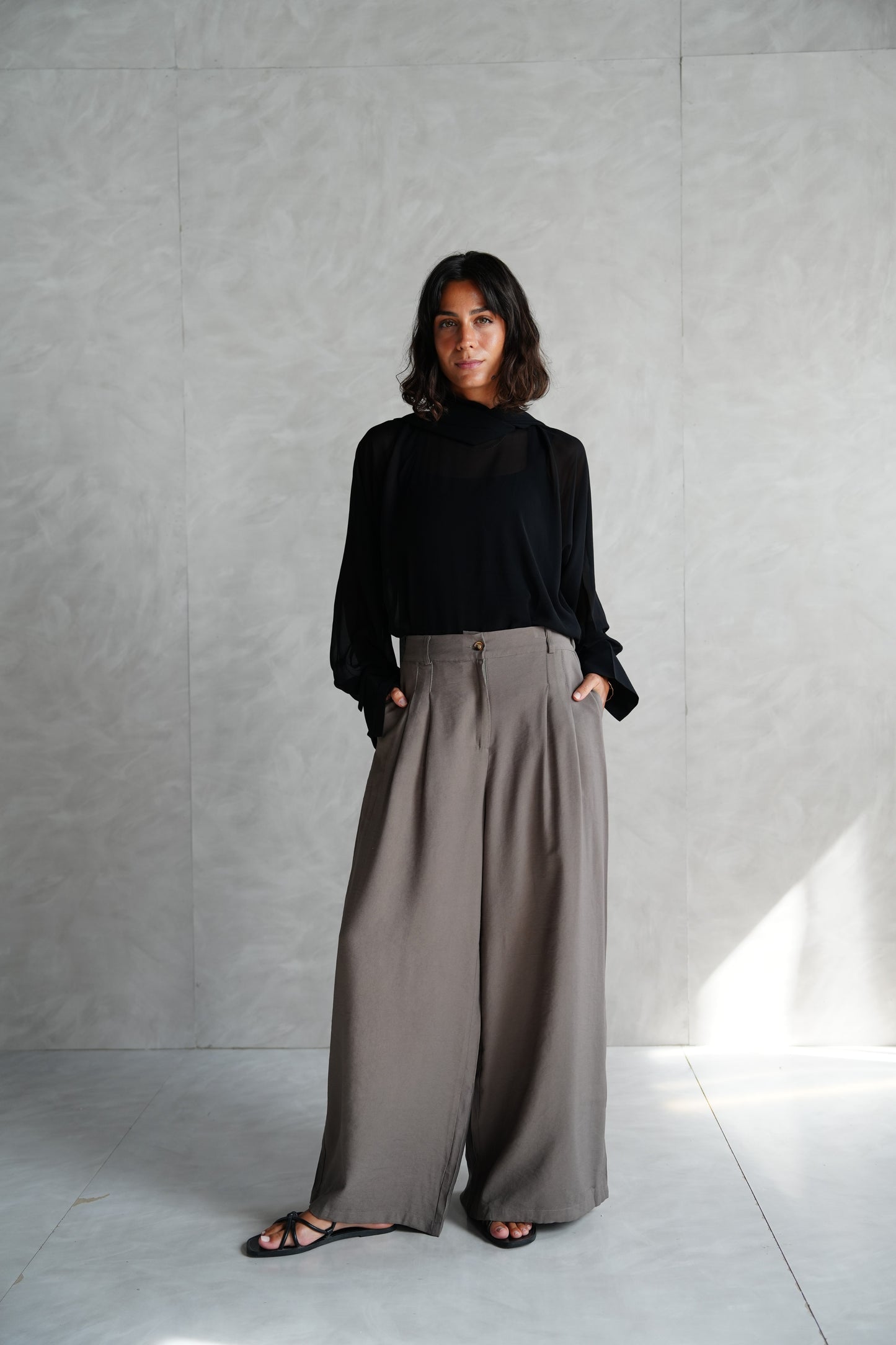 Flow Wide-Leg Pants in Olive
