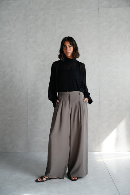 Flow Wide-Leg Pants in Olive