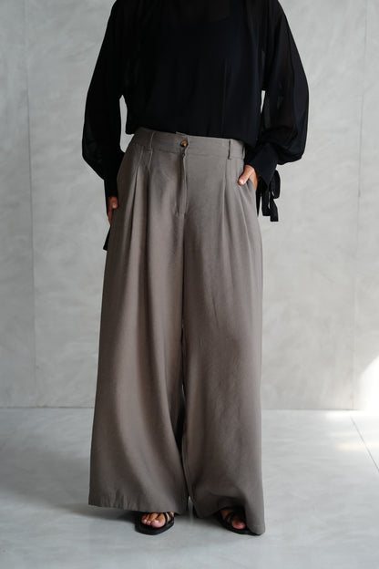 Flow Wide-Leg Pants in Olive
