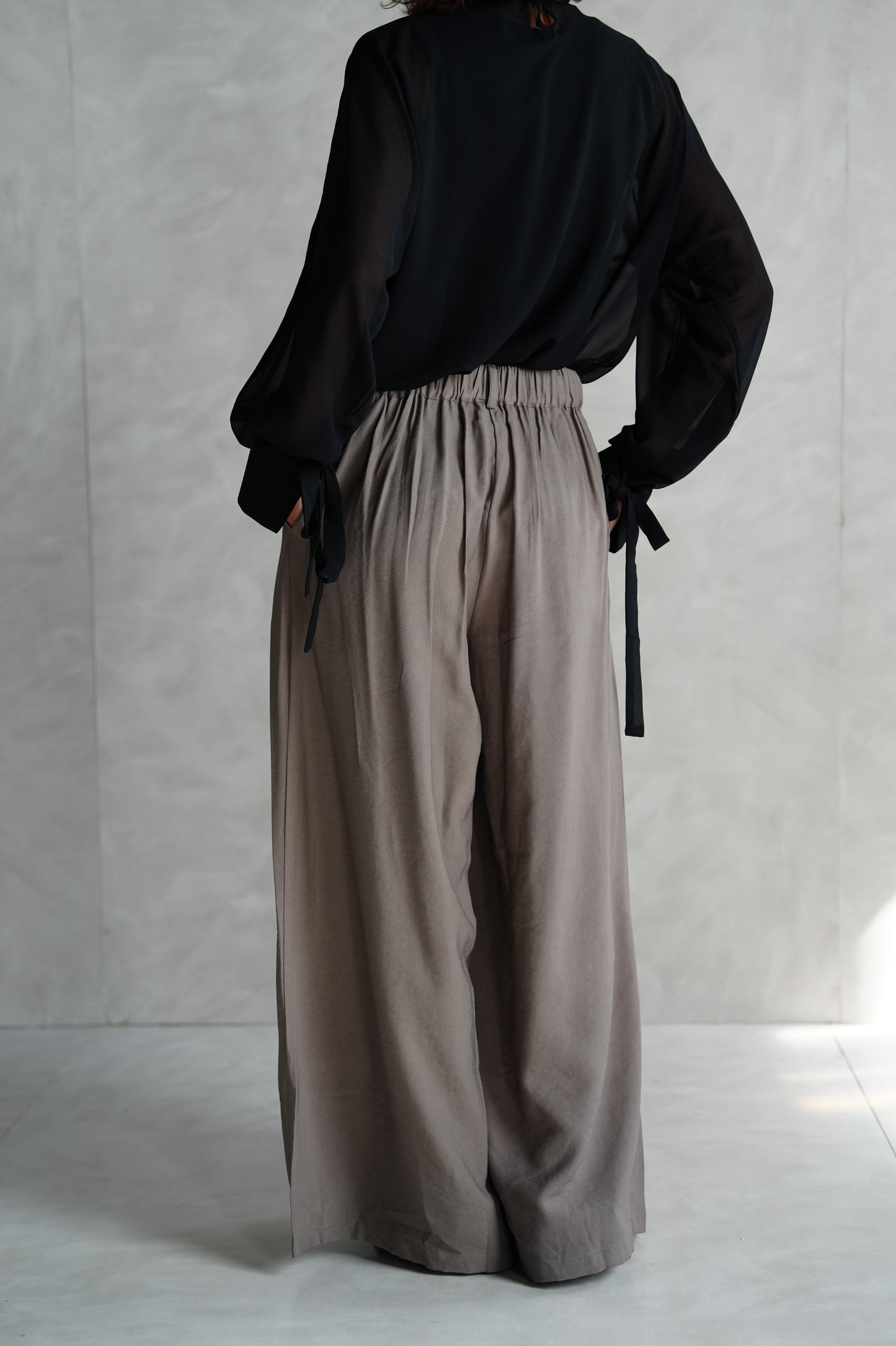 Flow Wide-Leg Pants in Olive
