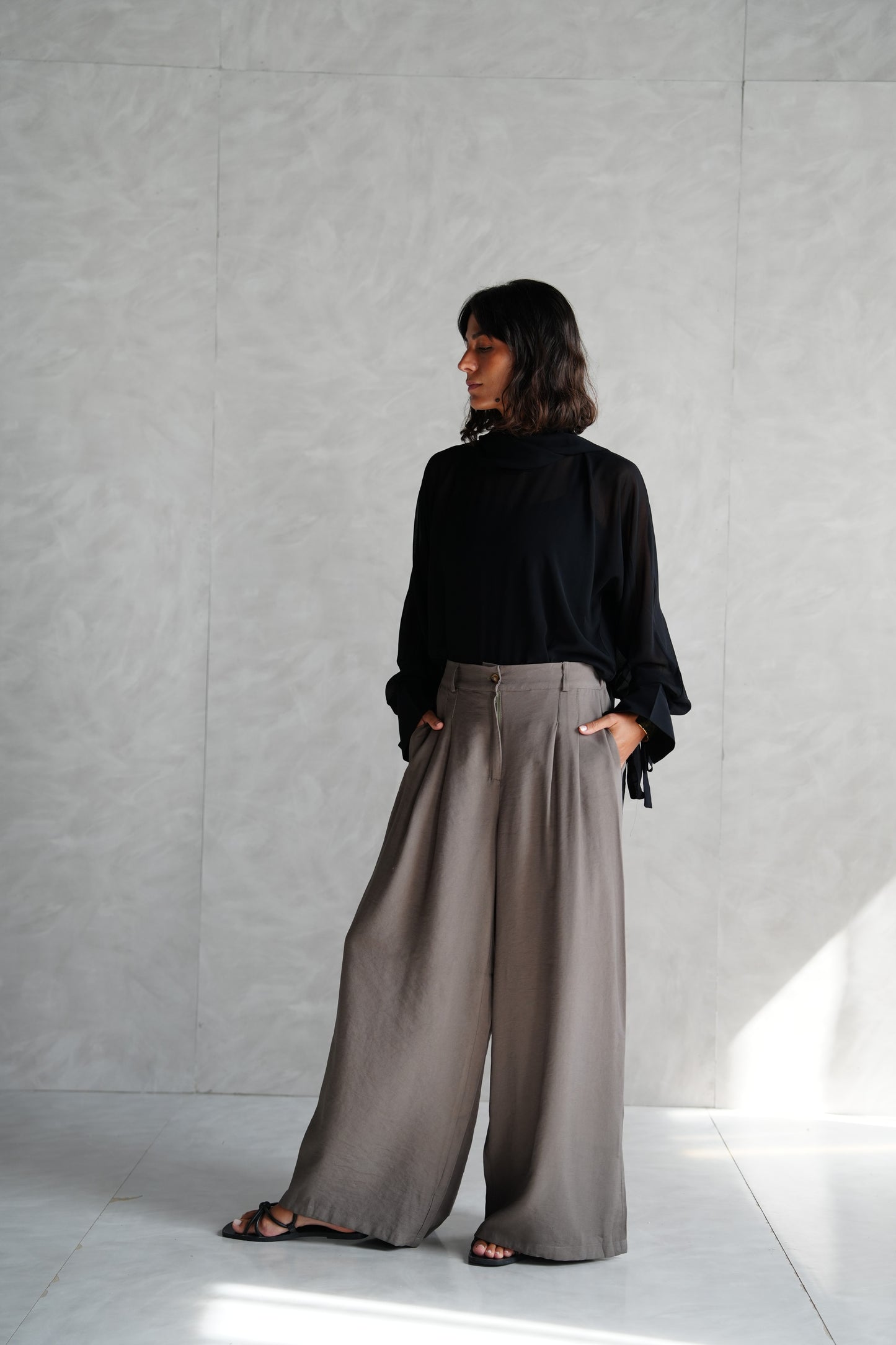 Flow Wide-Leg Pants in Olive