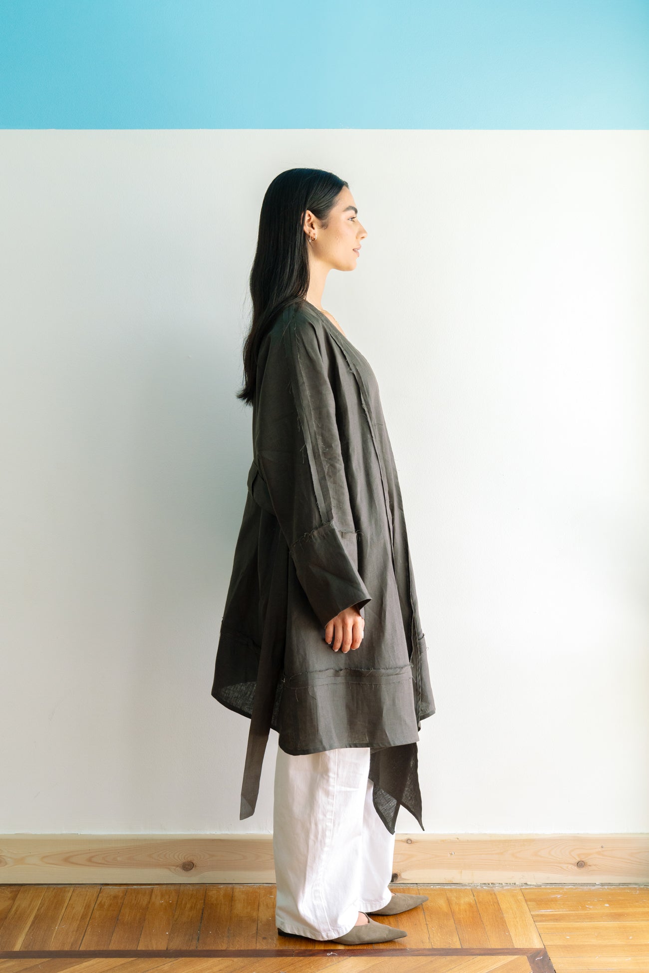 Flow Linen Cardigan in Dark Brown