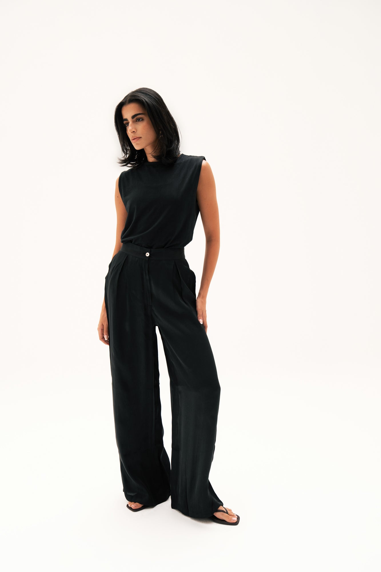 Shiny Shimmer Pants in Black