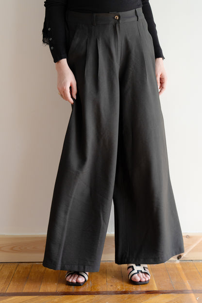 Flow Wide-Leg Pants in Black