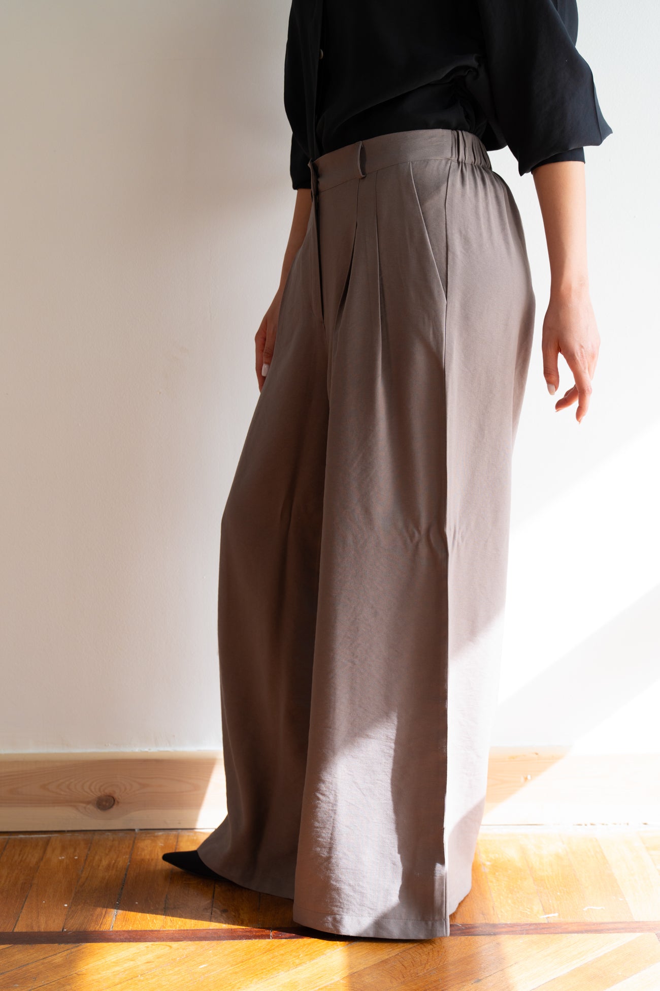 Flow Wide-Leg Pants in Mocha Brown