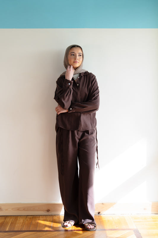 Relaxed Elegance Set in Brown