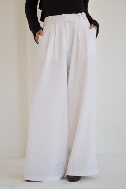 Tailored Trousers in Offwhite