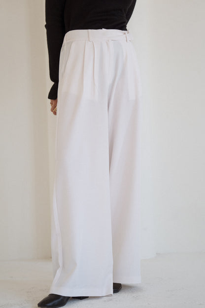 Tailored Trousers in Offwhite