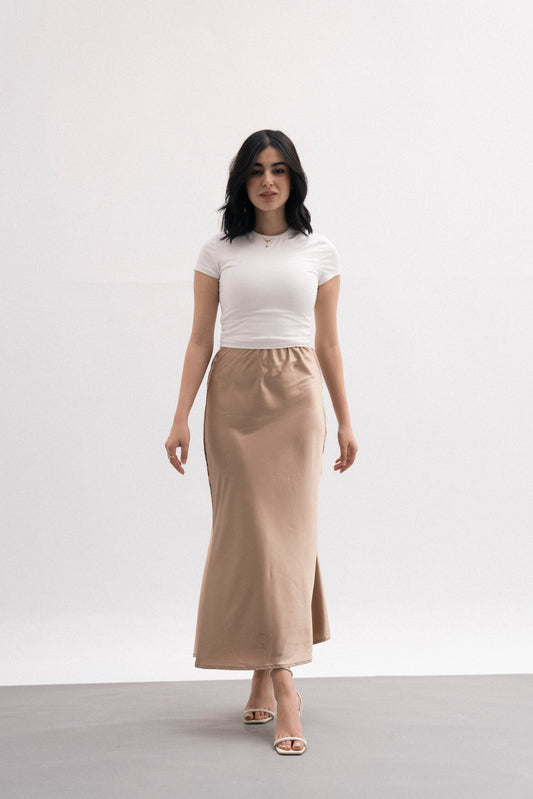 Satin skirt in Mink.