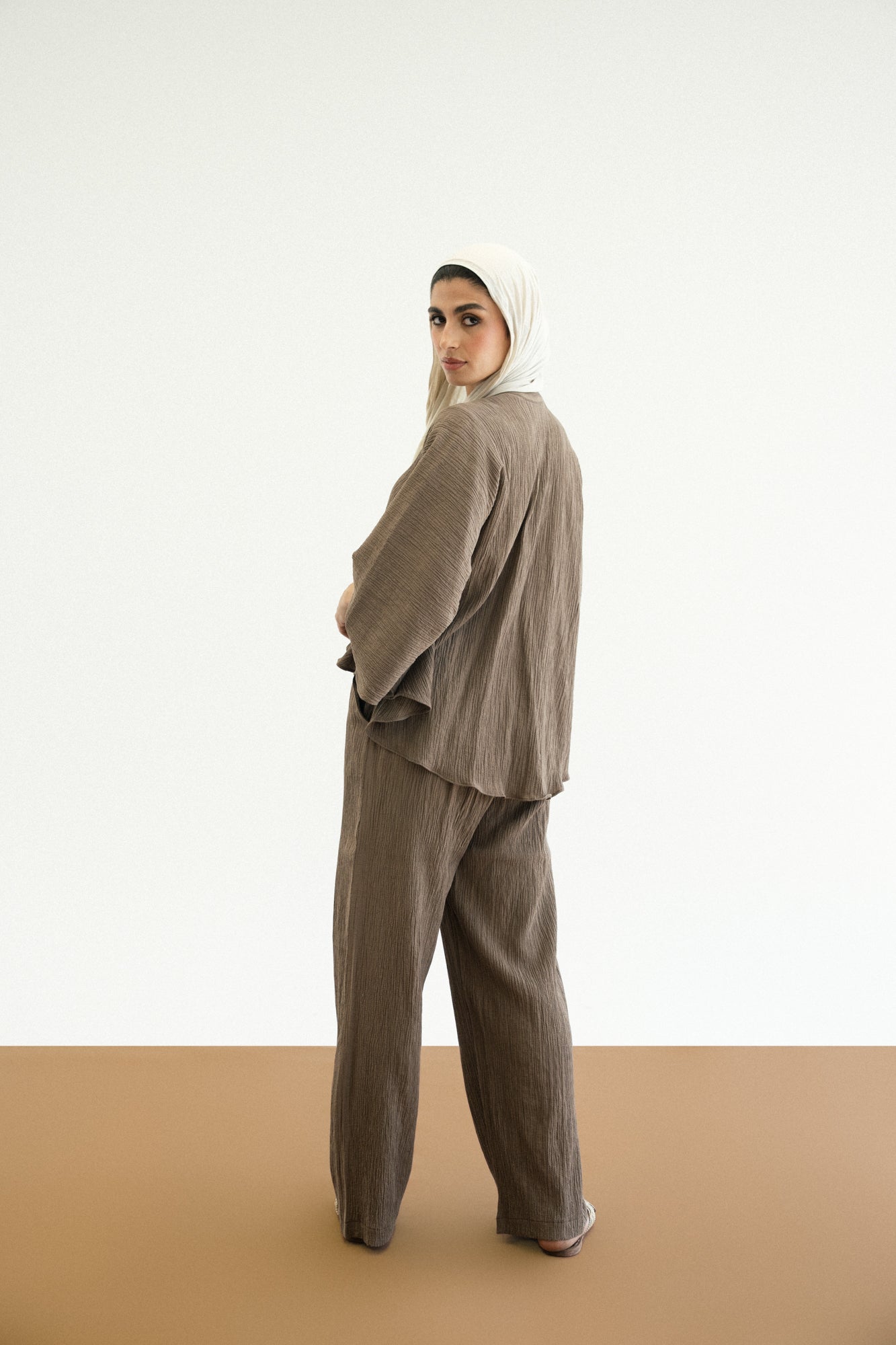 Crinkle Bloom Set in Taupe