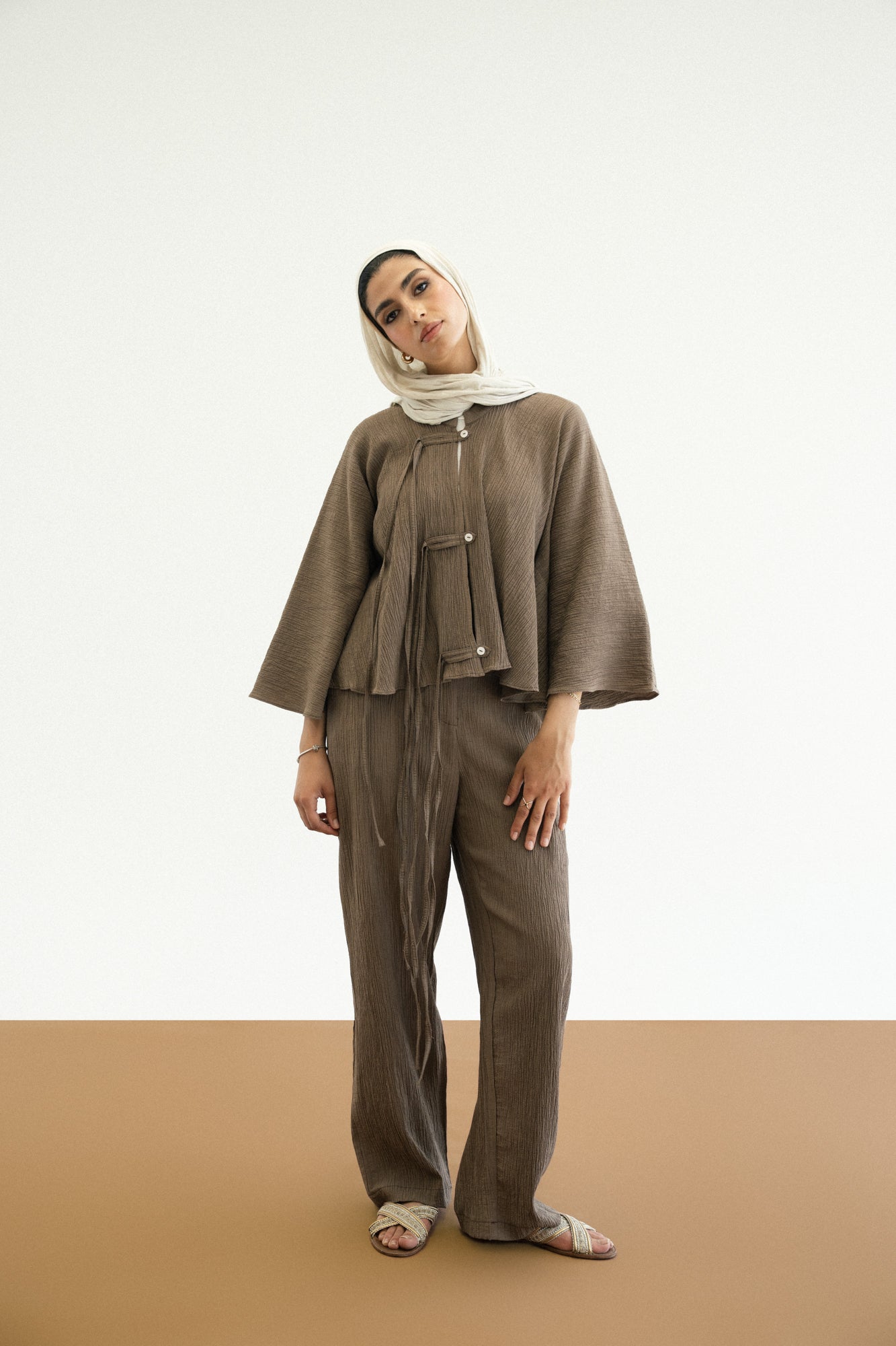Crinkle Bloom Set in Taupe