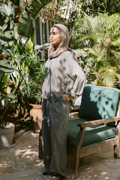Relaxed Elegance Set in Olive