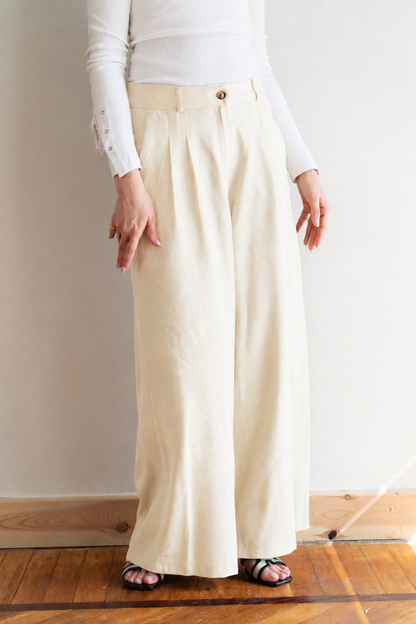 Flow Wide-Leg Pants in Creamy Offwhite